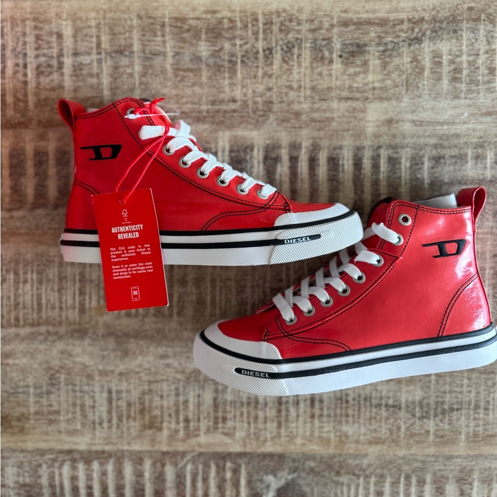 Original! DIESEL sneakers size 7 or 37.